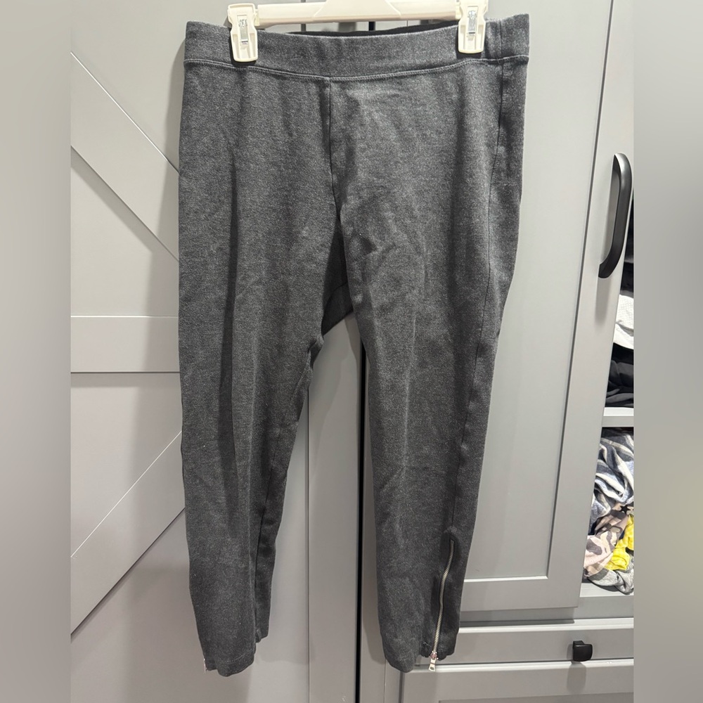 Gap pull on women’s ankle pants with zipper